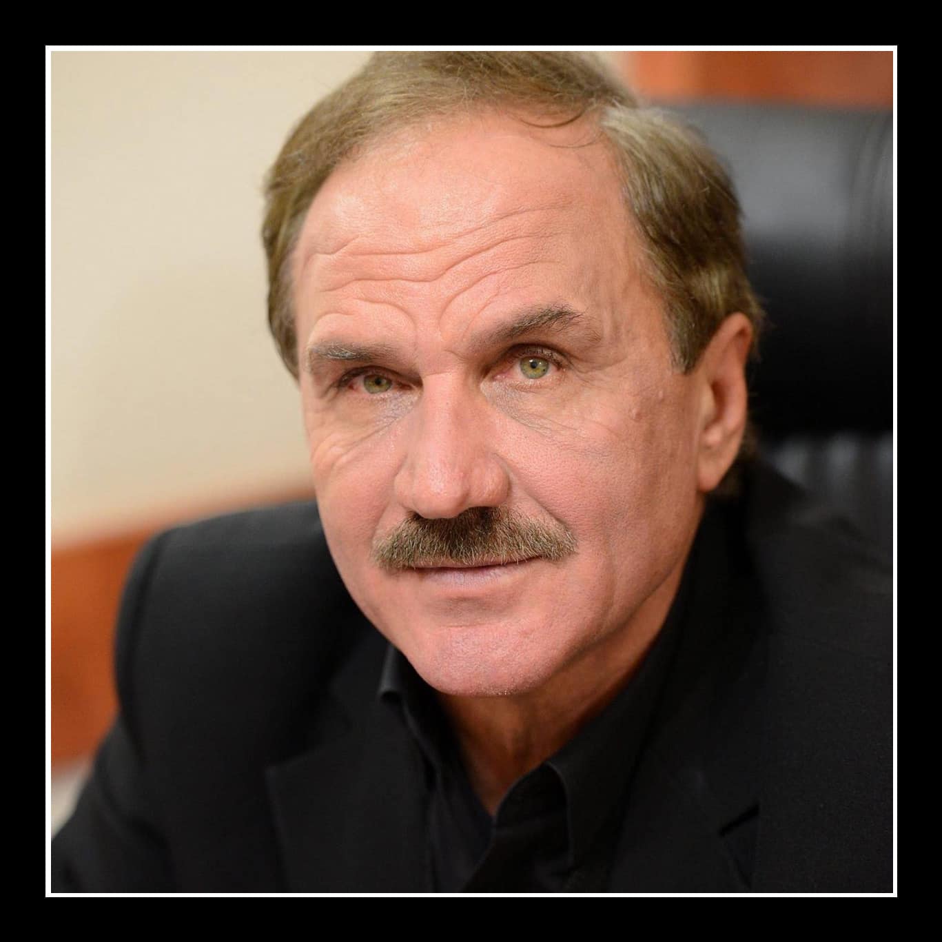 В Париже умер известный народный артист Украины и актер театра (фото)