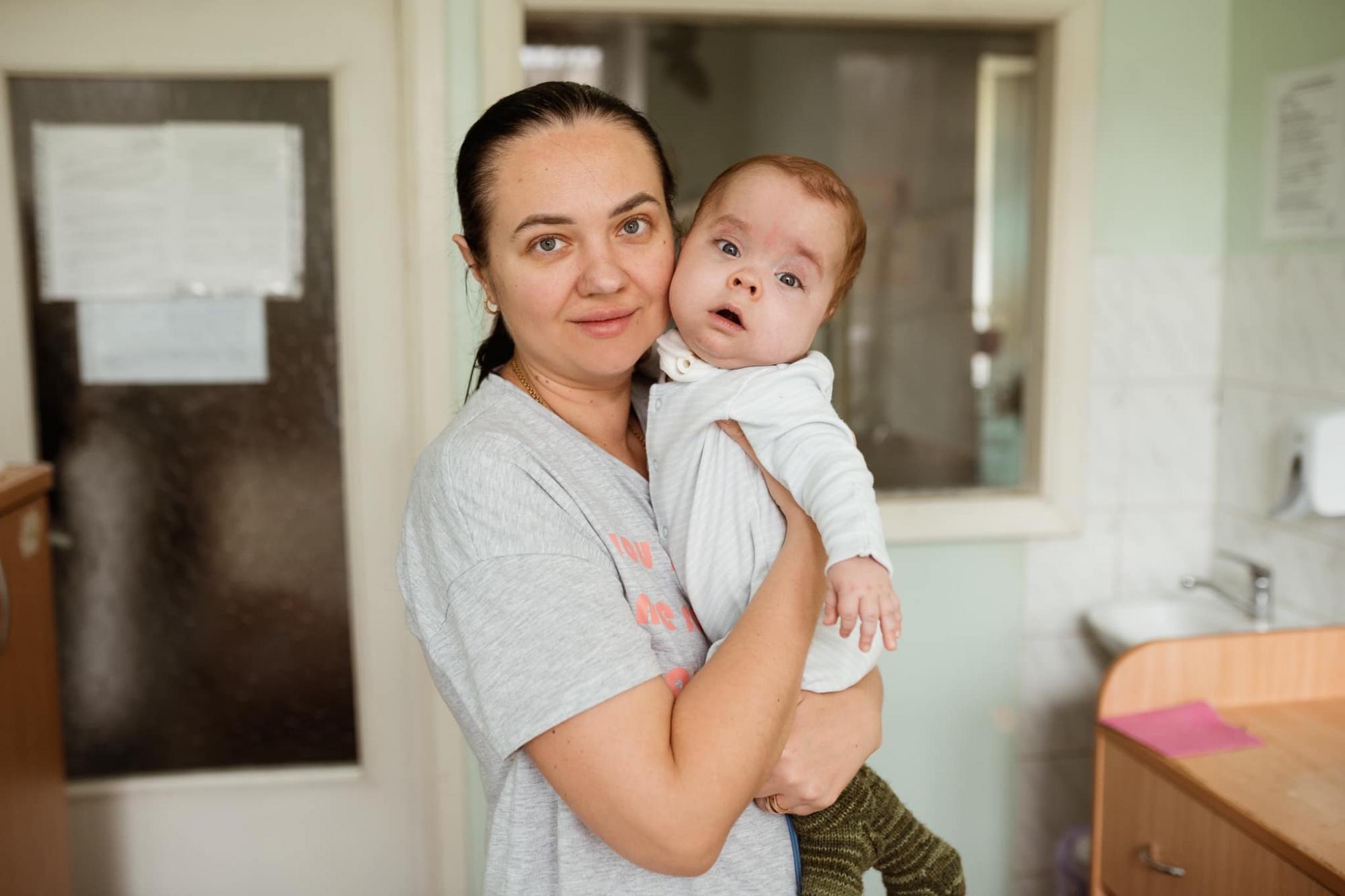 Без світла, води та під час обстрілів: українські лікарі дивом врятували життя хлопчику