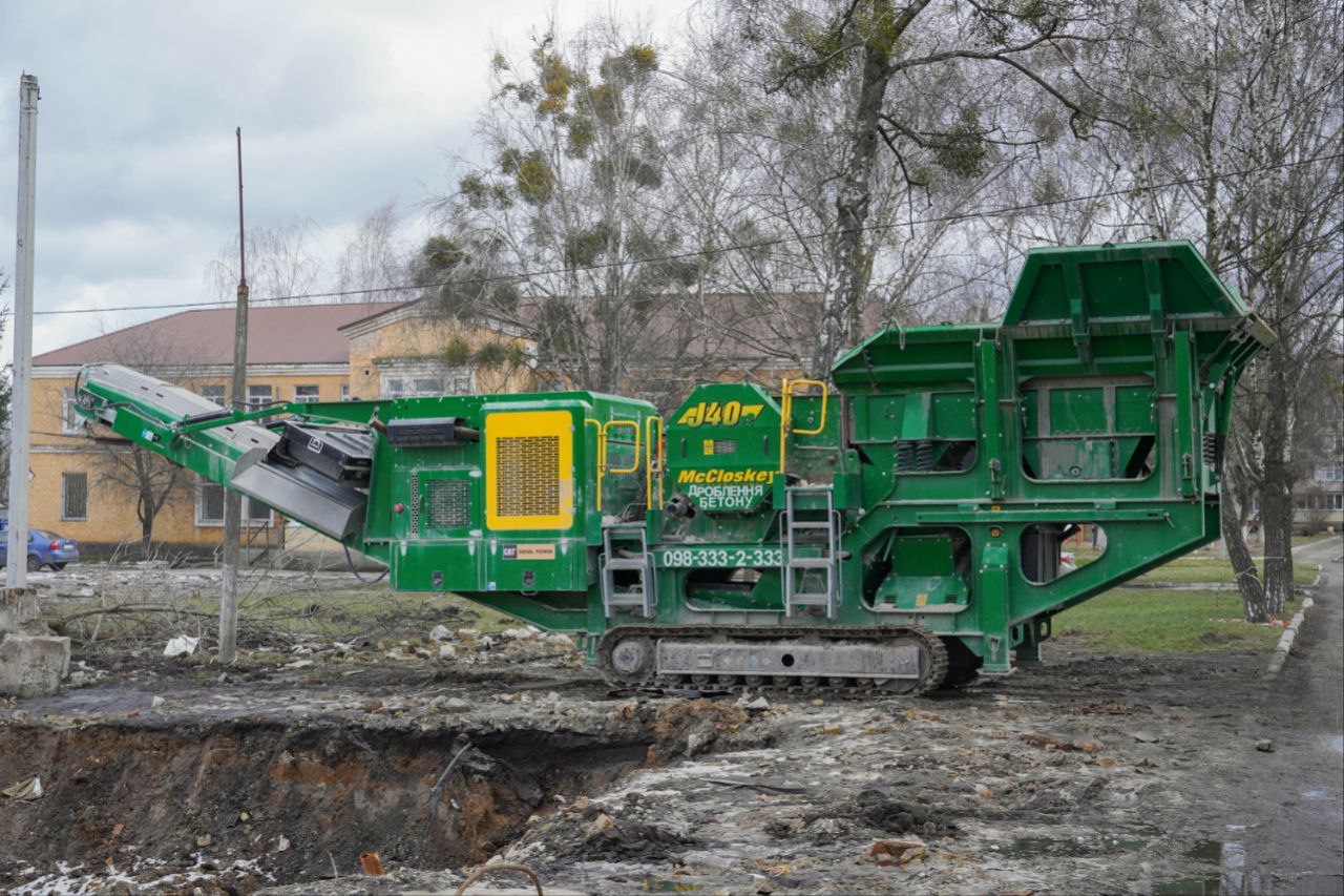 В Гостомеле восстанавливают разрушенные россиянами дома с помощью уникальной технологией (фото)