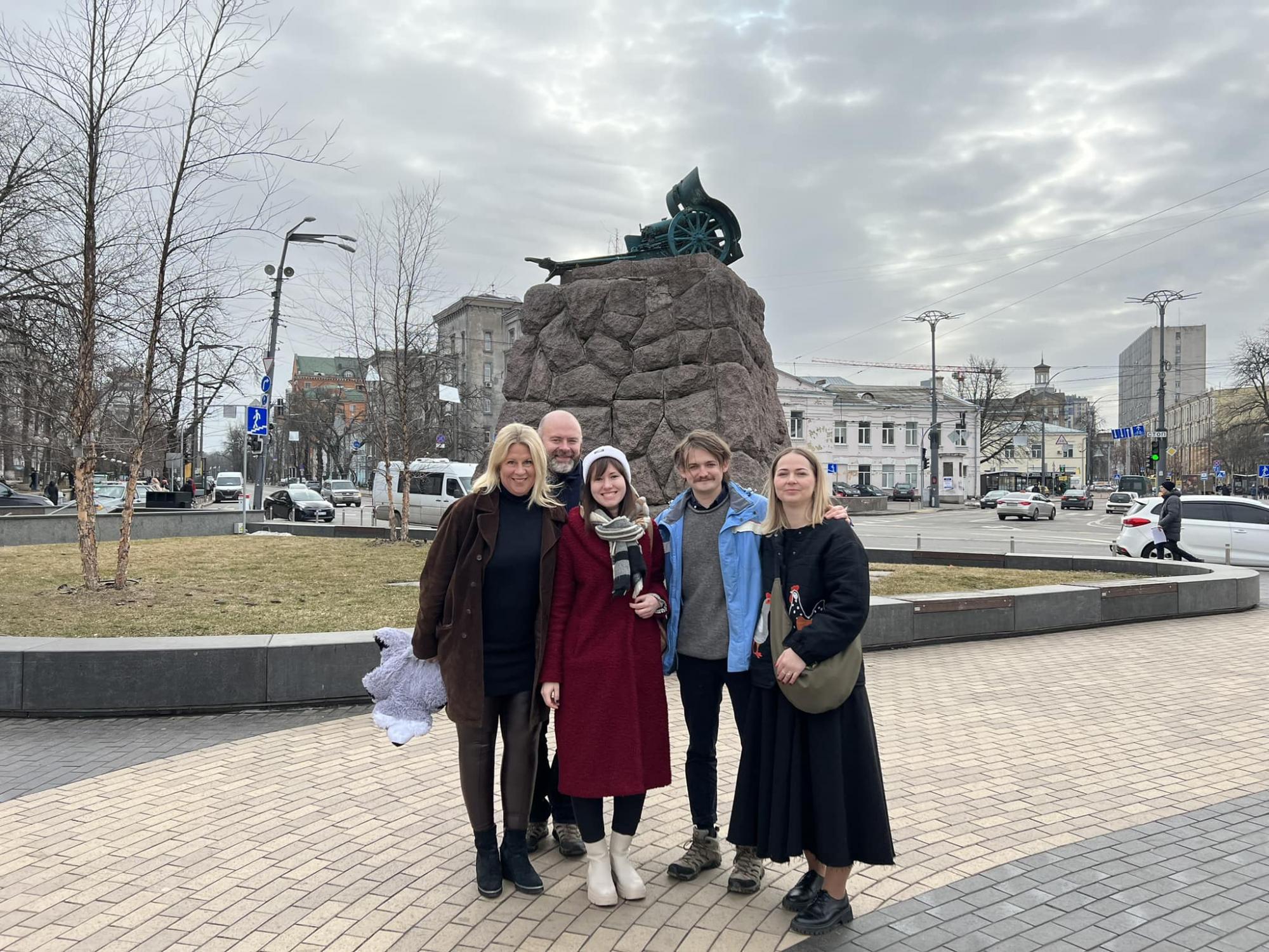 Мировые звезды, которые активно поддерживают Украину: кто и как помогает нам с 2022 года