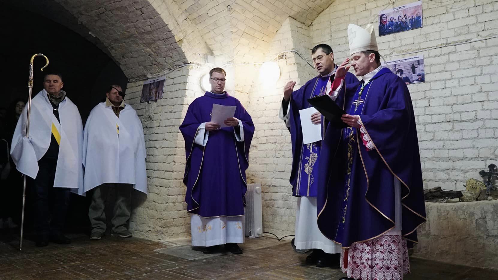 У костелі Святого Миколая у Києві відкрили особливий пункт обігріву (фото)