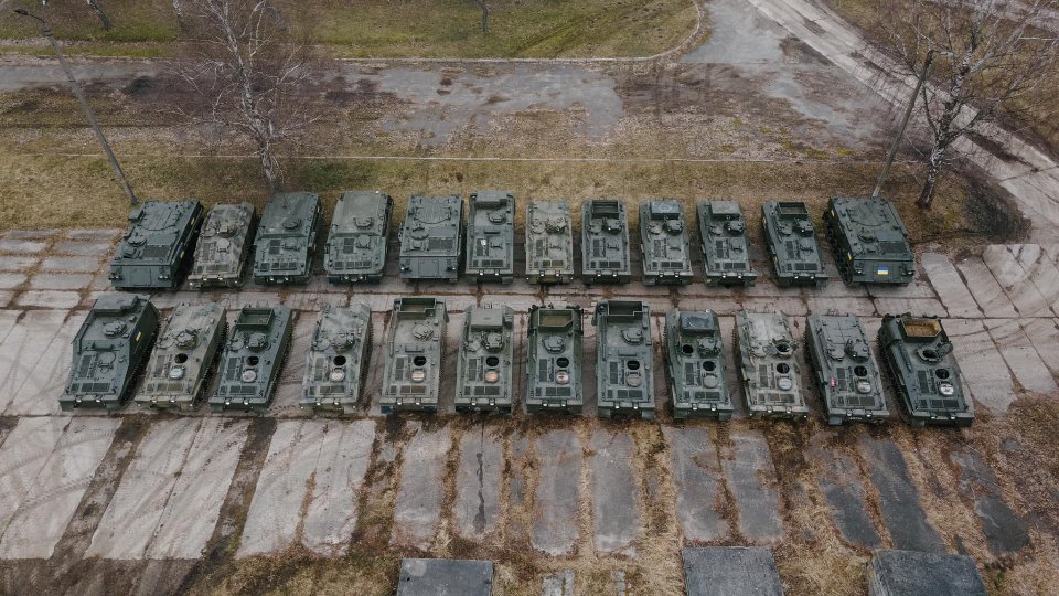 Перші "народні Спартани": Притула показав бронетехніку, яку купили за донати українців (фото)