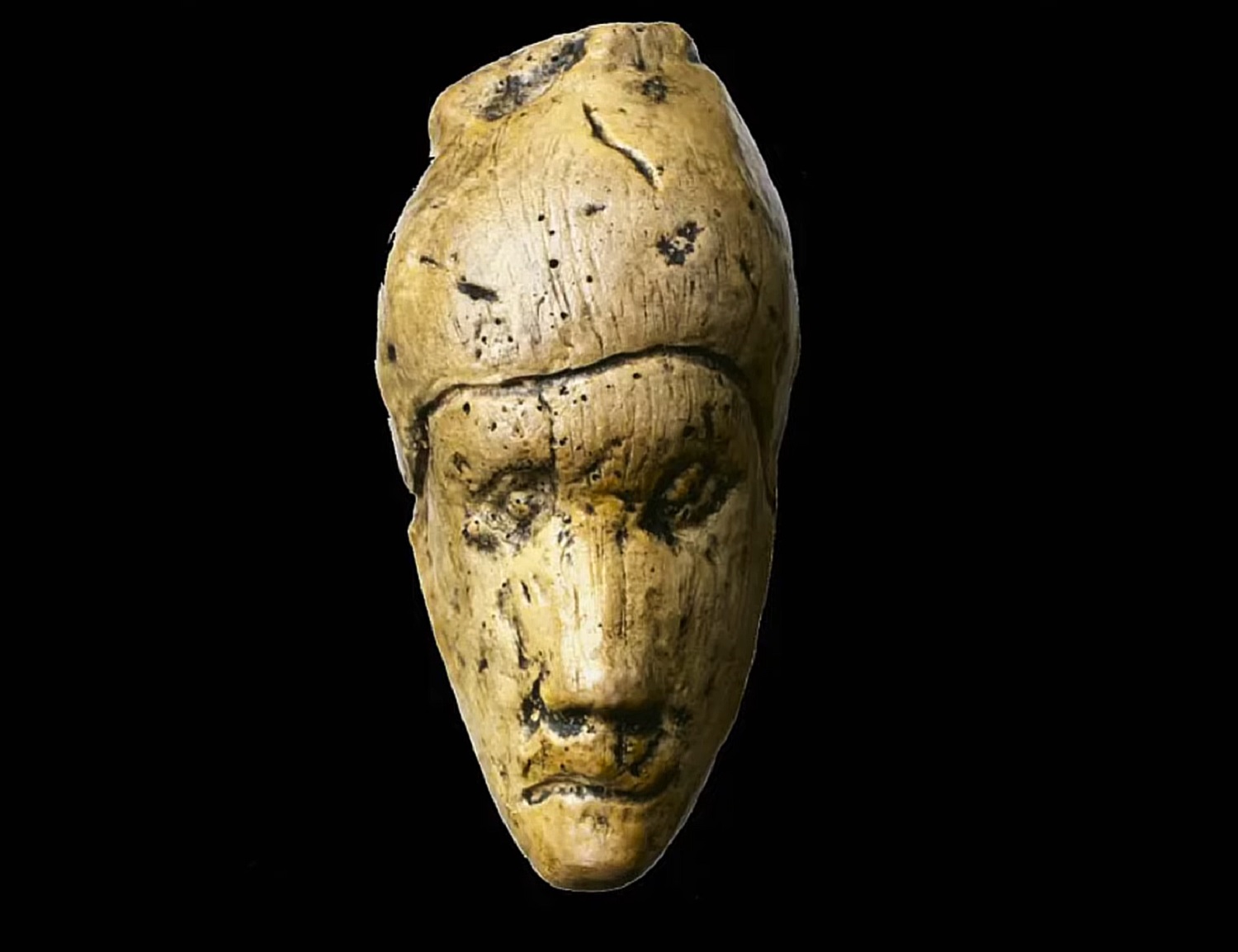 Як виглядає першій портрет жінки в історії людства: унікальній знахідці 26 000 років