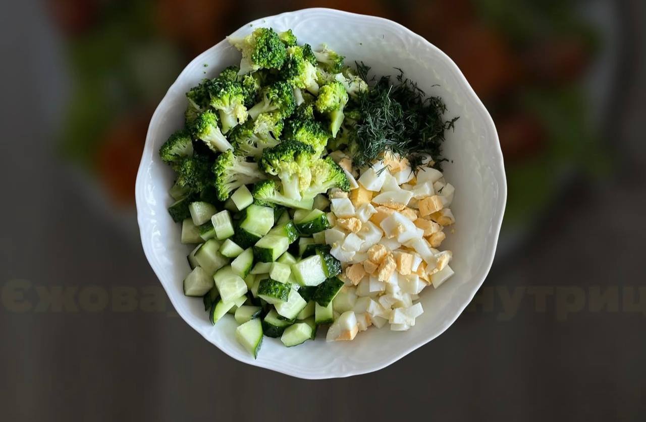 Не тільки смачні, а й корисні: 5 рецептів сезонних салатів для обіду чи вечері