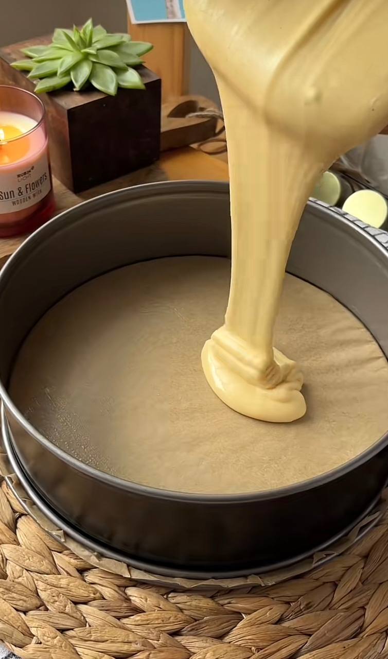 Готуємо смачну шарлотку на Яблучного Спаса: виходить неймовірно ніжною