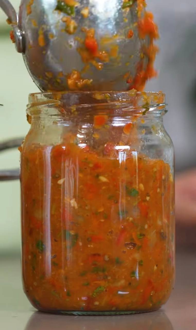 Родина буде в захваті: рецепт пряної овочевої закуски на зиму