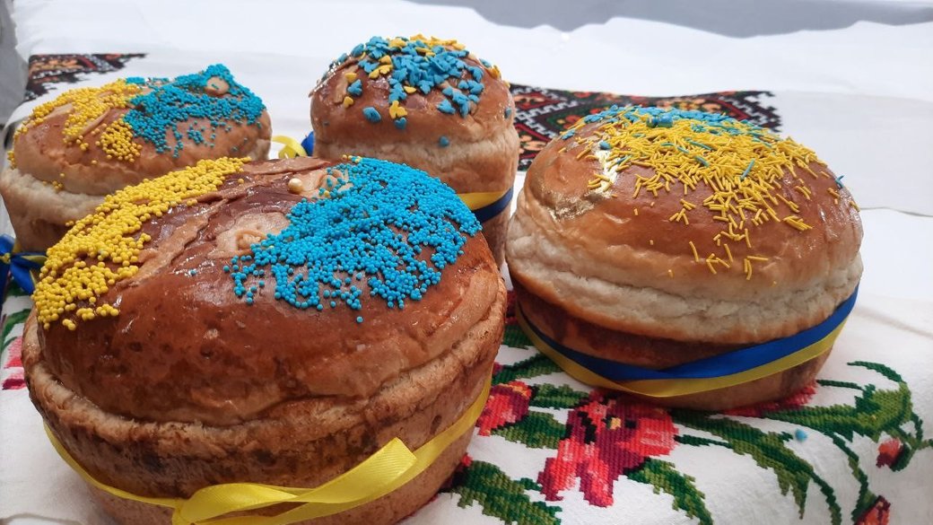 У Львові створили найбільший тризуб із пасок: дивіться, як встановили новий рекорд України