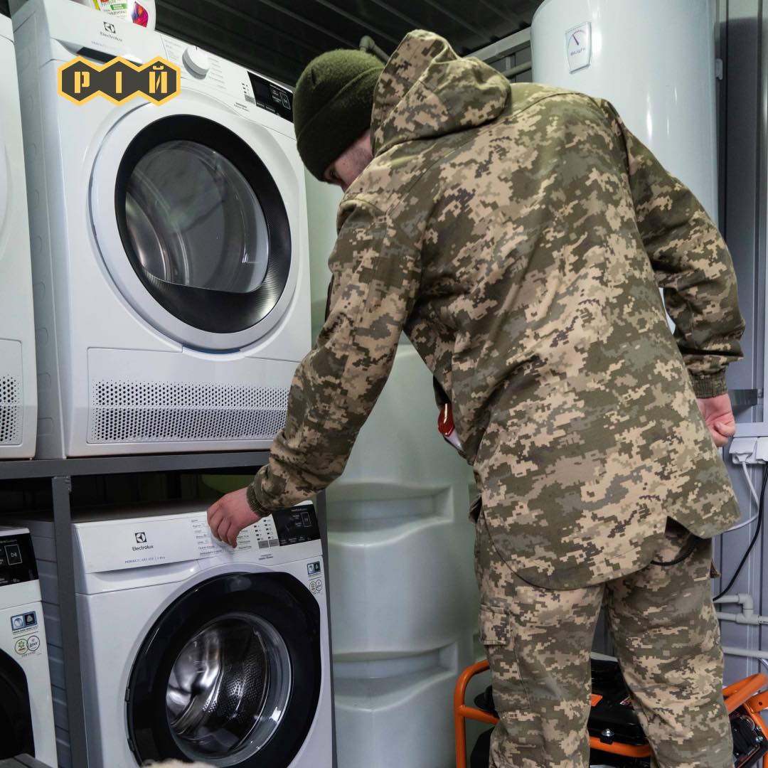 Воины ВСУ получили уникальные мобильные бани: как они выглядят (фото и видео)