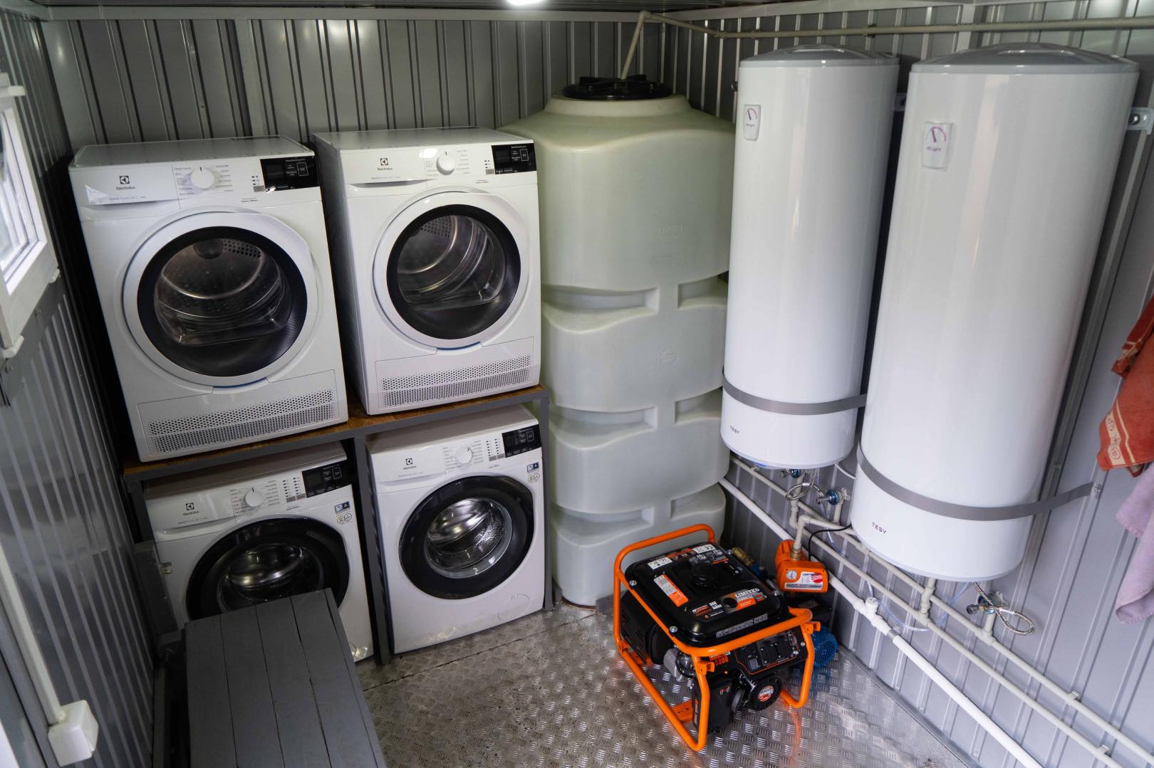 Воины ВСУ получили уникальные мобильные бани: как они выглядят (фото и видео)