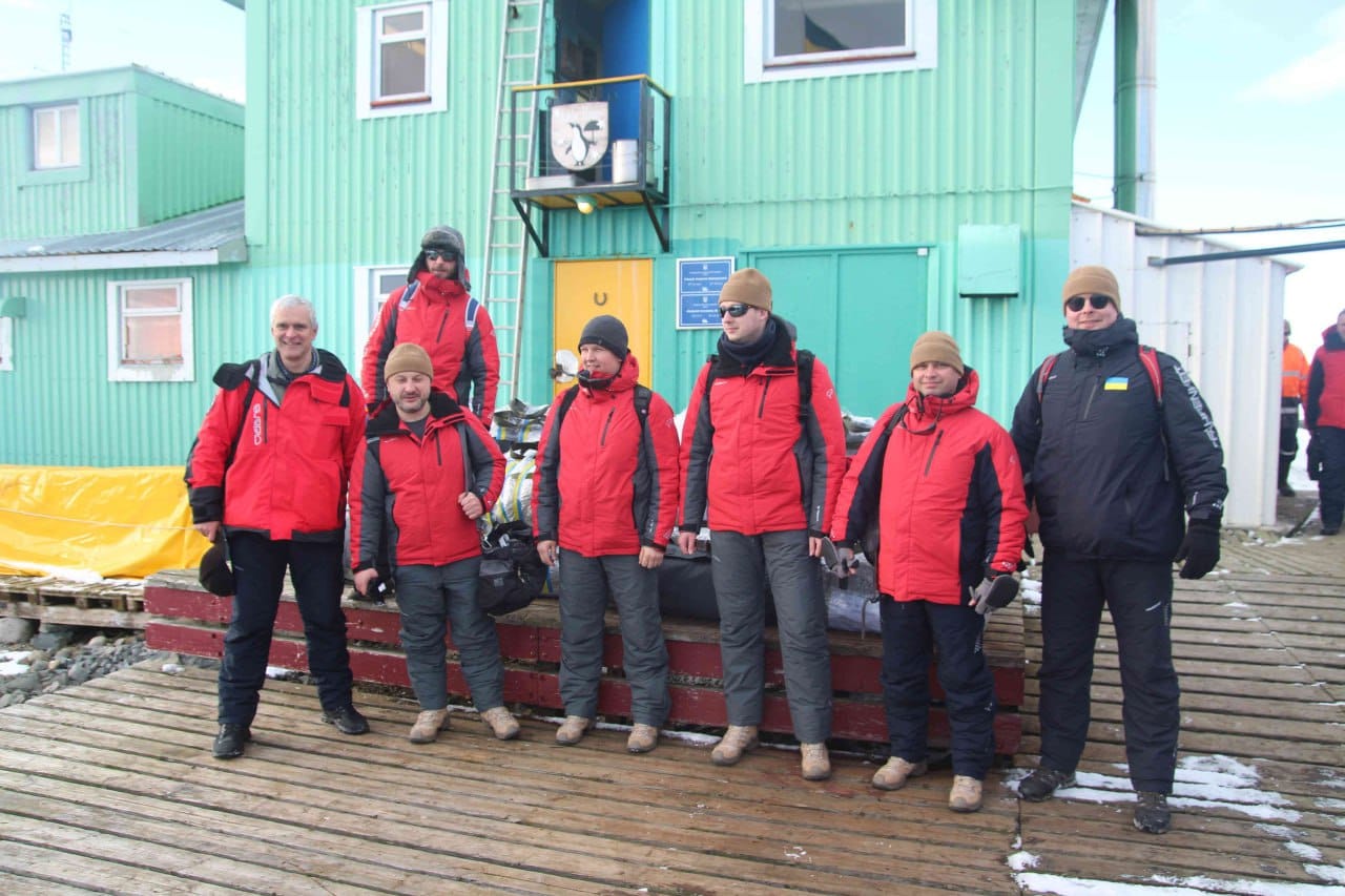 На станцію Вернадського прибула нова українська експедиція: перші фото