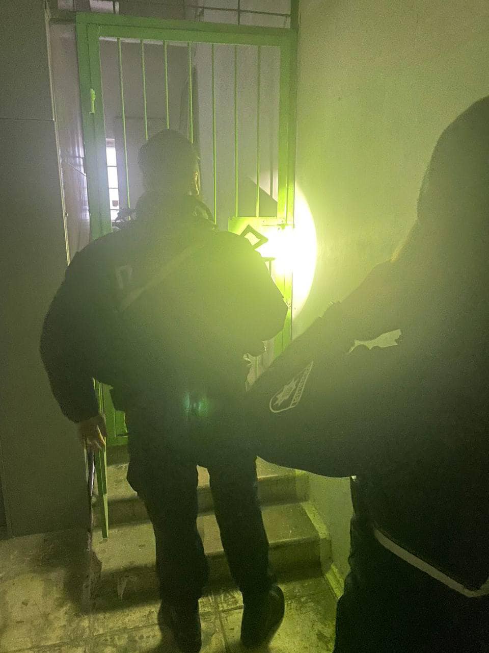 Може обвалитися: на київській багатоповерхівці помітили незаконну надбудову (фото)