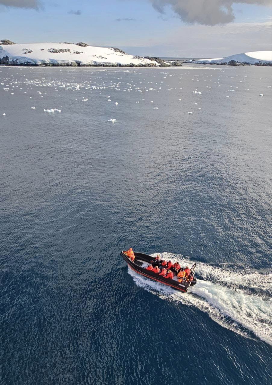 На станцію Вернадського прибула нова українська експедиція: перші фото