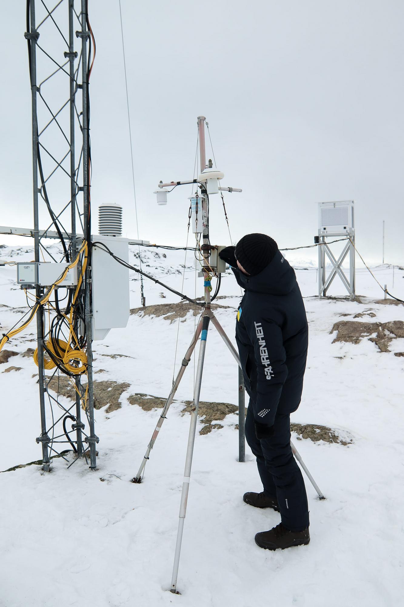 Не только погоду передавать: зачем нужны метеорологи на станции Вернадского (фото)