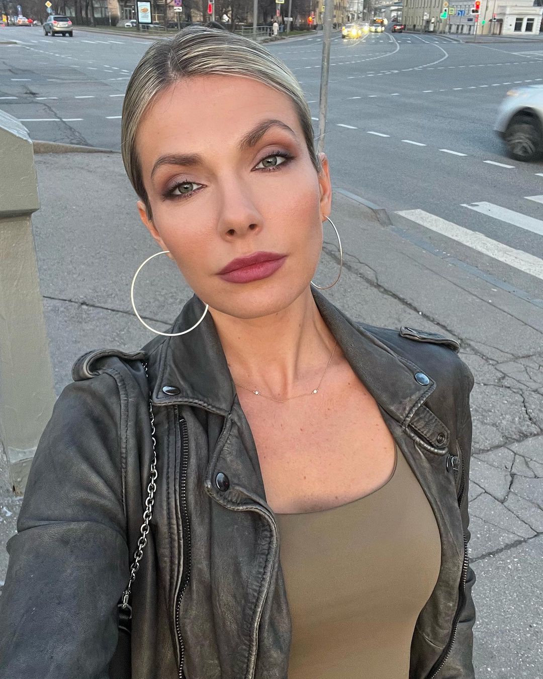 Точно не сумує. Як живе і чим займається дочка Ольги Сумської у Москві (фото)