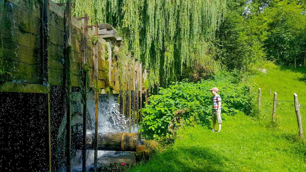 Механизмы 18 века. В Украине действует единственная водяная кузница по старинным традициям