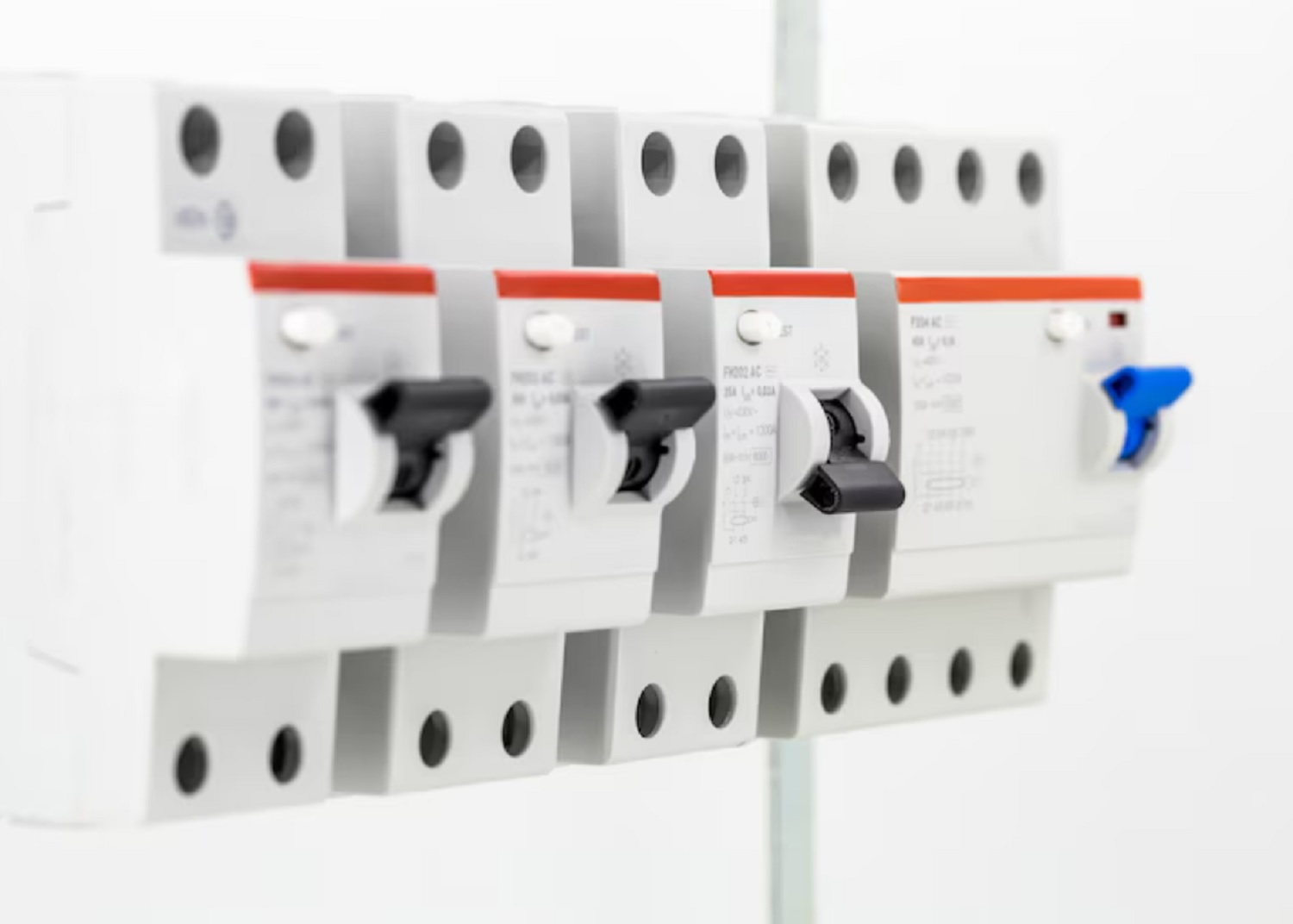 Як використати потужні електроприлади та не влаштувати пожежу або коротке замикання