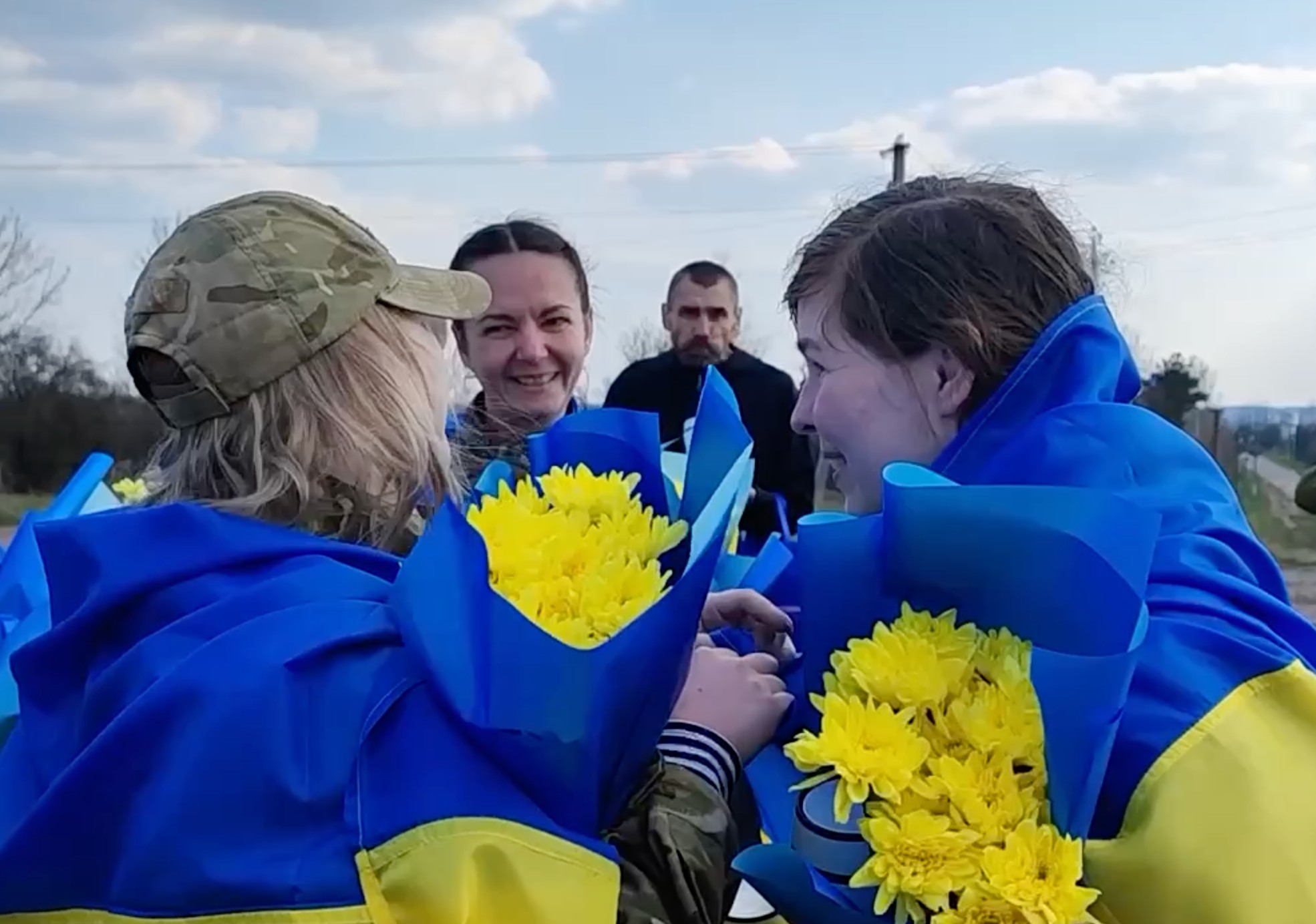 З полону оккупантів повернулася захисниця Маріуполя, поетеса і письменниця Валерія "Нава" Карпиленко
