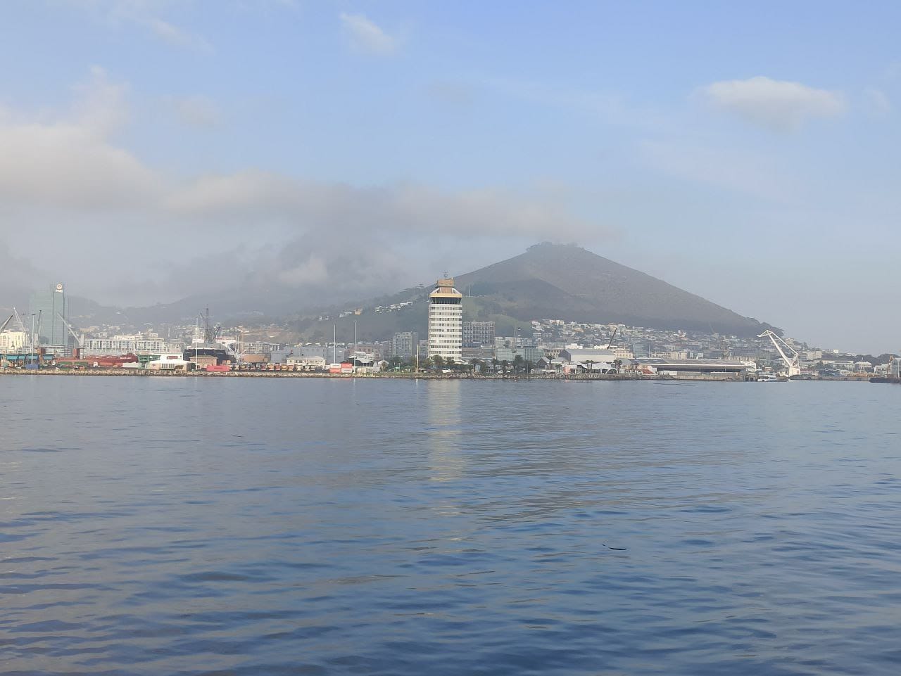 Українські полярники показали знімки з експедиції на криголамі: дивіться фантастичні фото