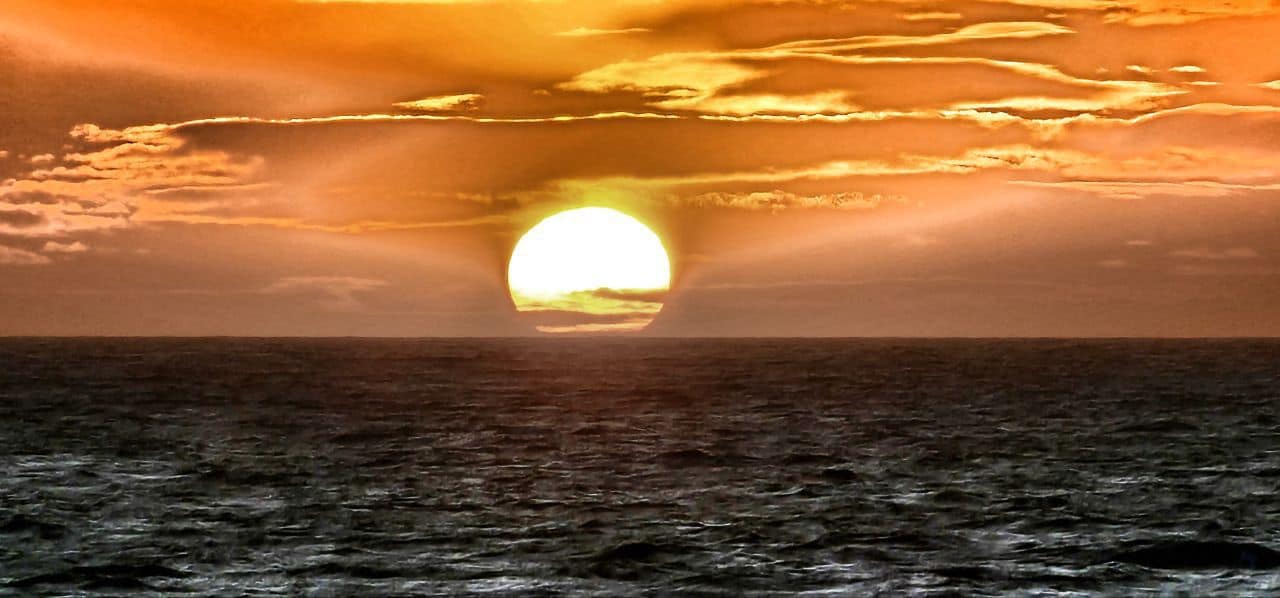 Українські полярники показали знімки з експедиції на криголамі: дивіться фантастичні фото