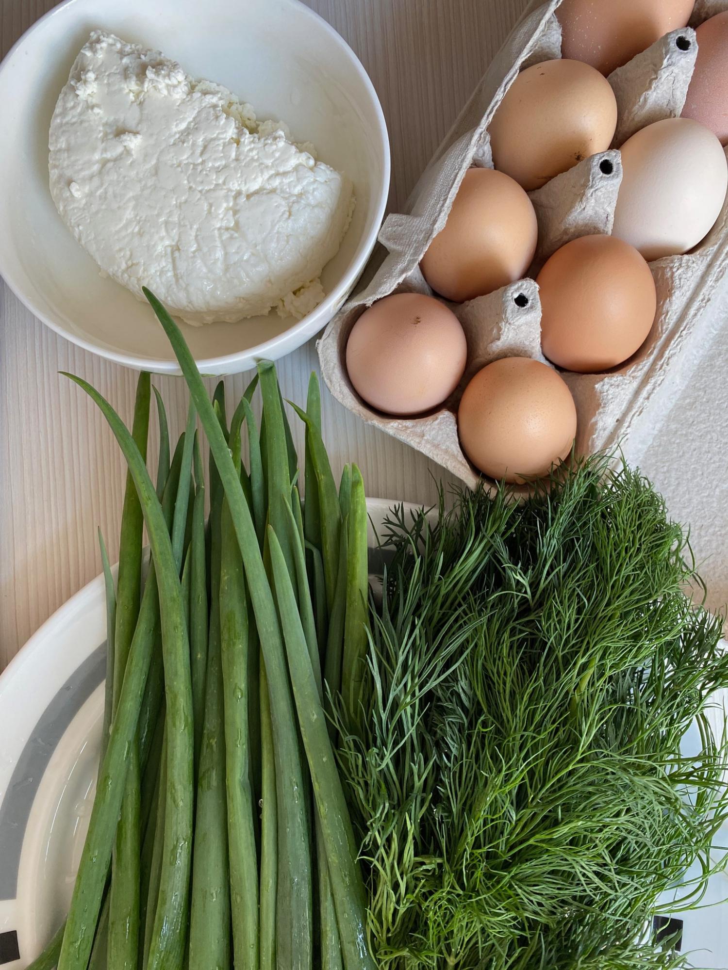 Вкусный, как в детстве: оригинальный пирог-лепесток с зеленью и творогом от одесского повара