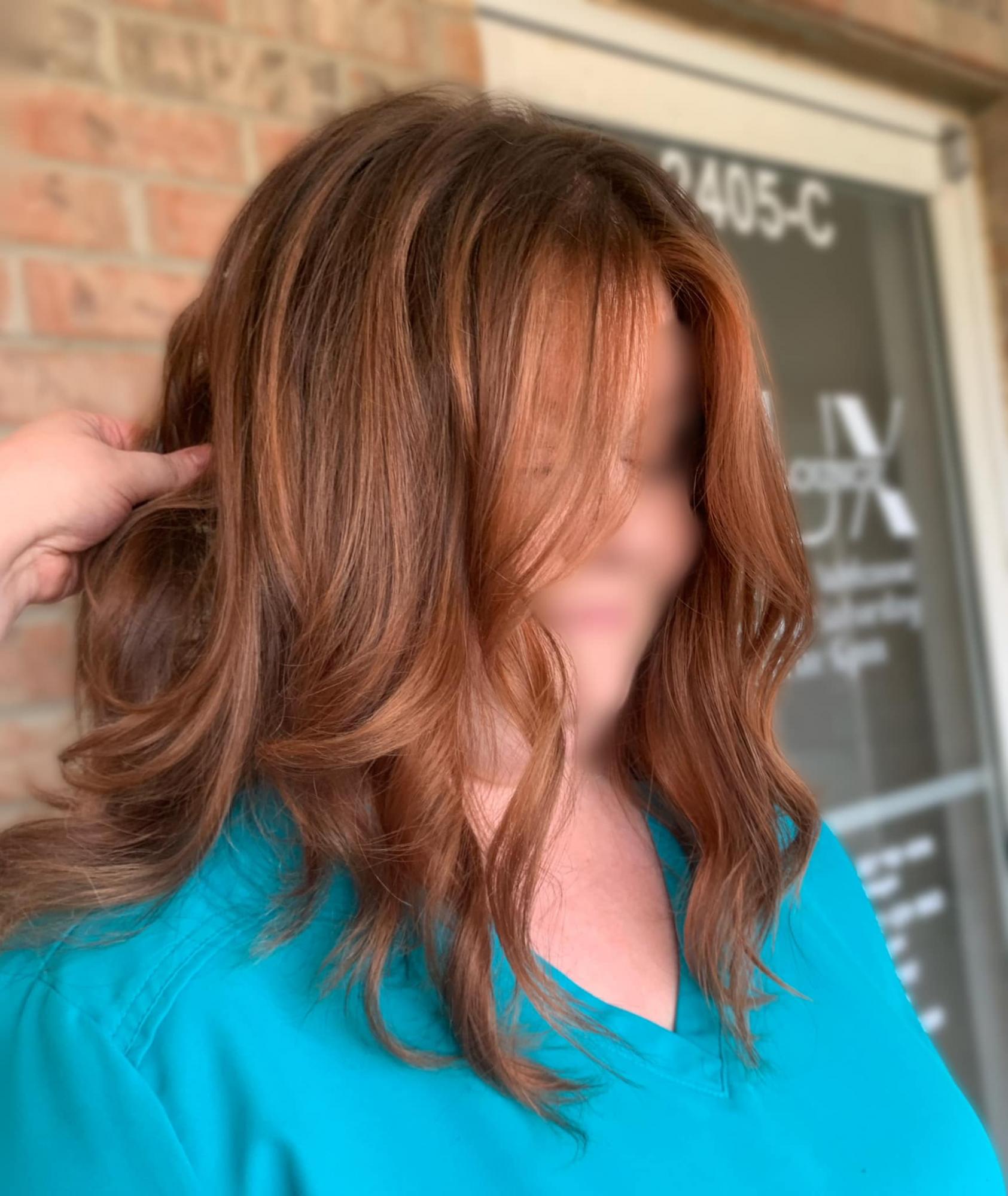 Scandi Hairline - новий метод фарбування волосся, який робить обличчя молодшим (фото)