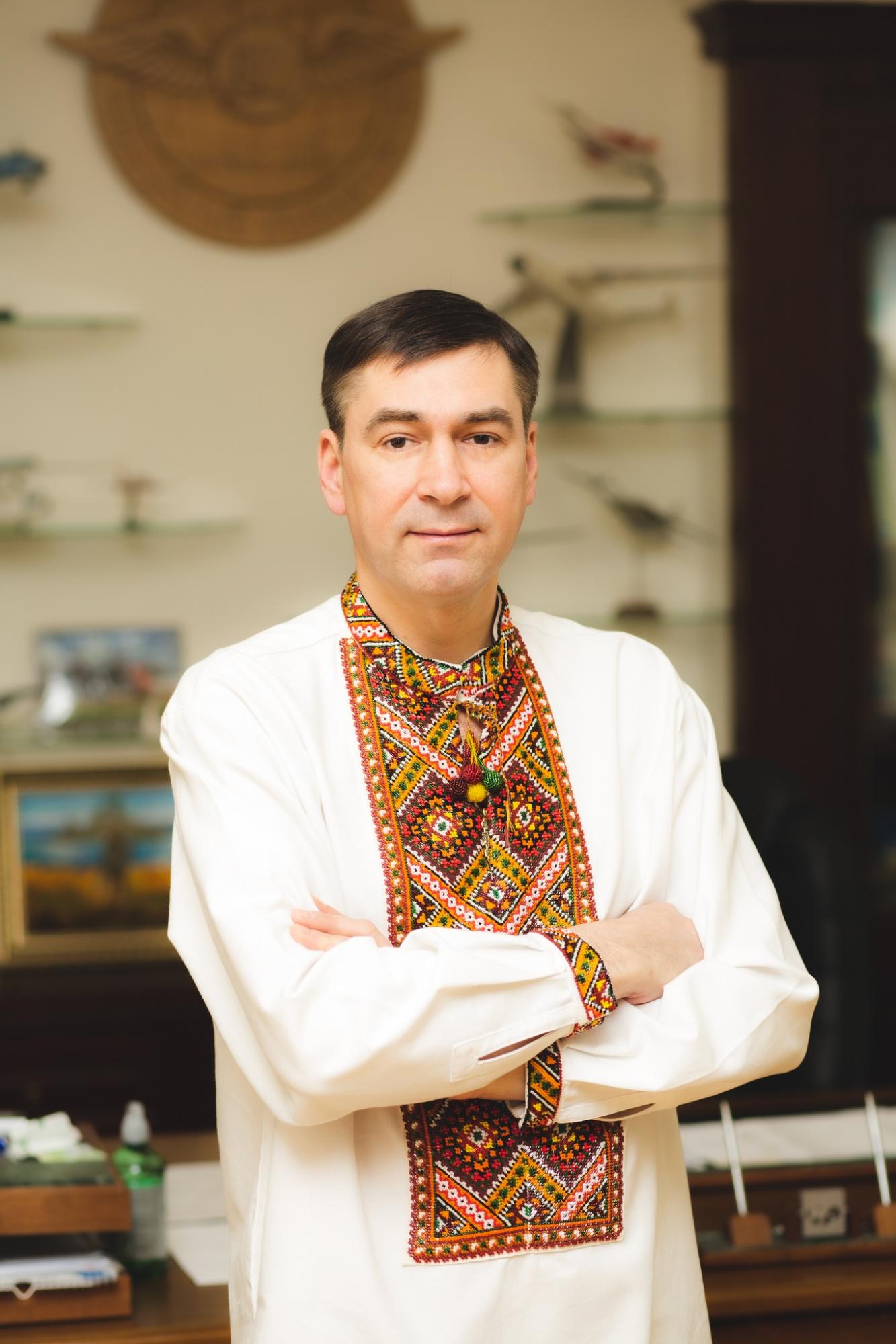 Экс-регионал, рейдер или патриот? Ректор НАУ Луцкий решил идти в ВСУ на фоне скандала с реорганизацией