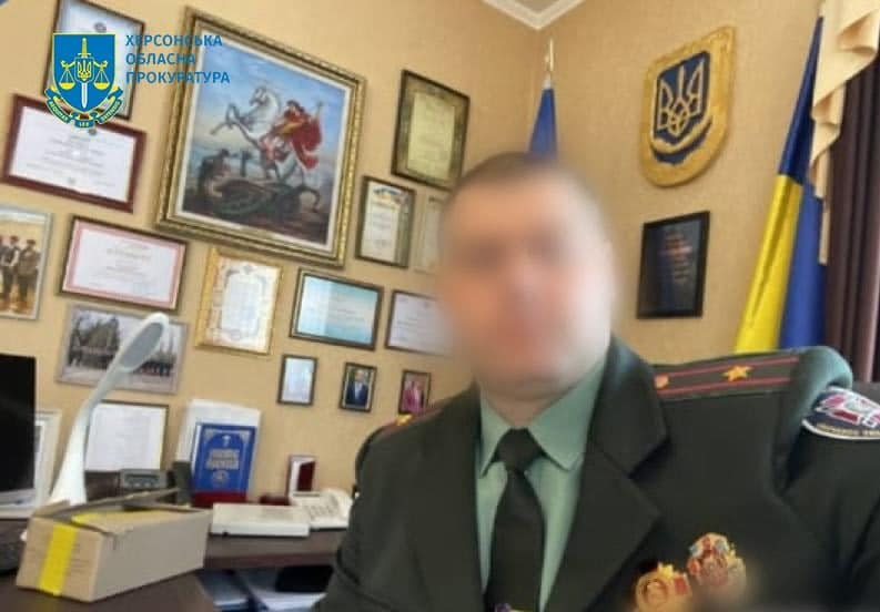 Посприяв депортації 1700 осіб. Колаборанту в Херсонській області повідомили про підозру