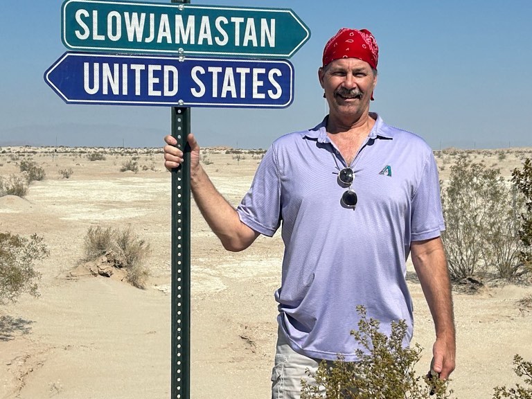 Всередині США утворилася нова республіка. Нею править султан, а громадянство може отримати будь-хто