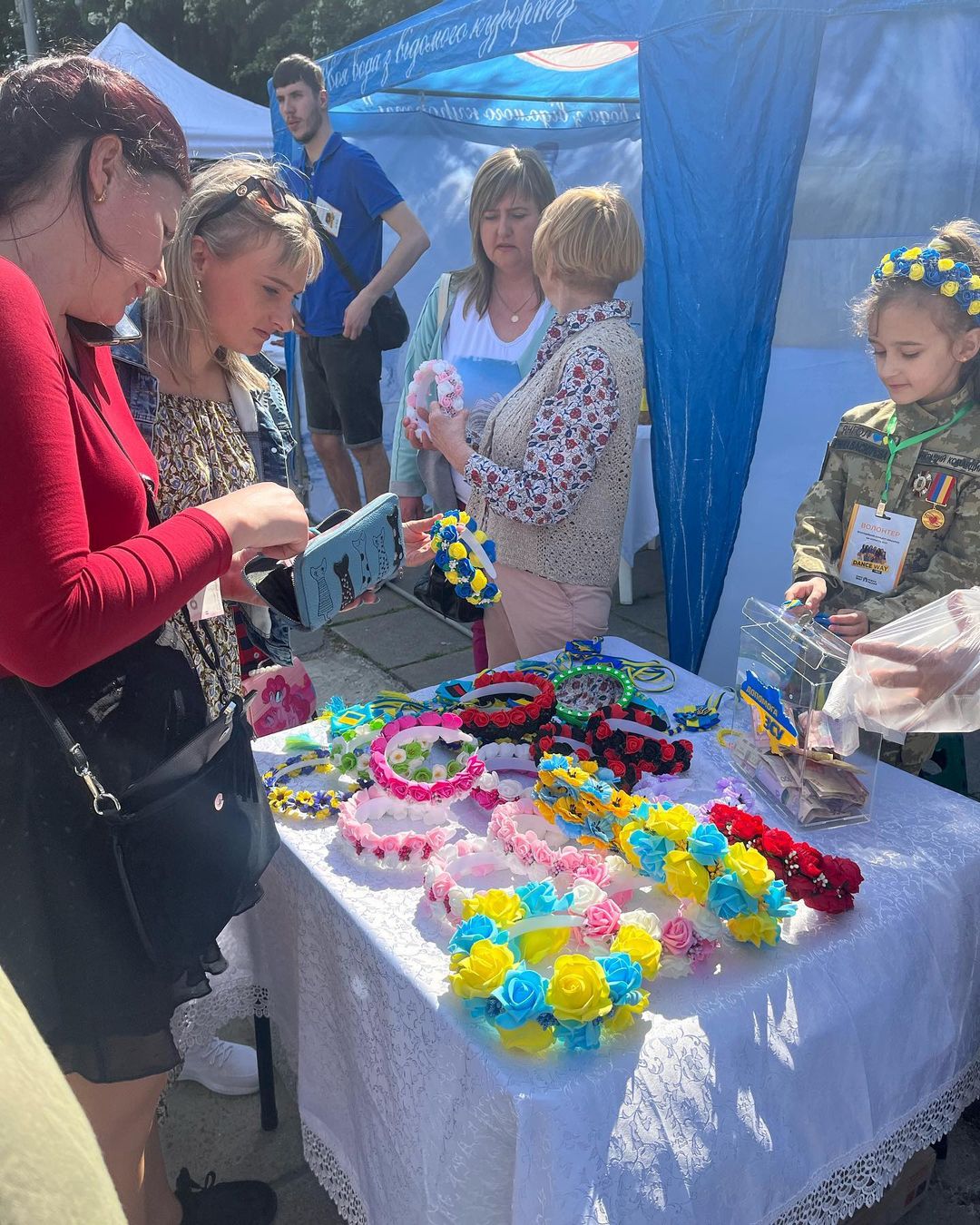 Іринка у свої 7 років купила кілька авто і тепловізорів для ЗСУ: що робить дівчинка