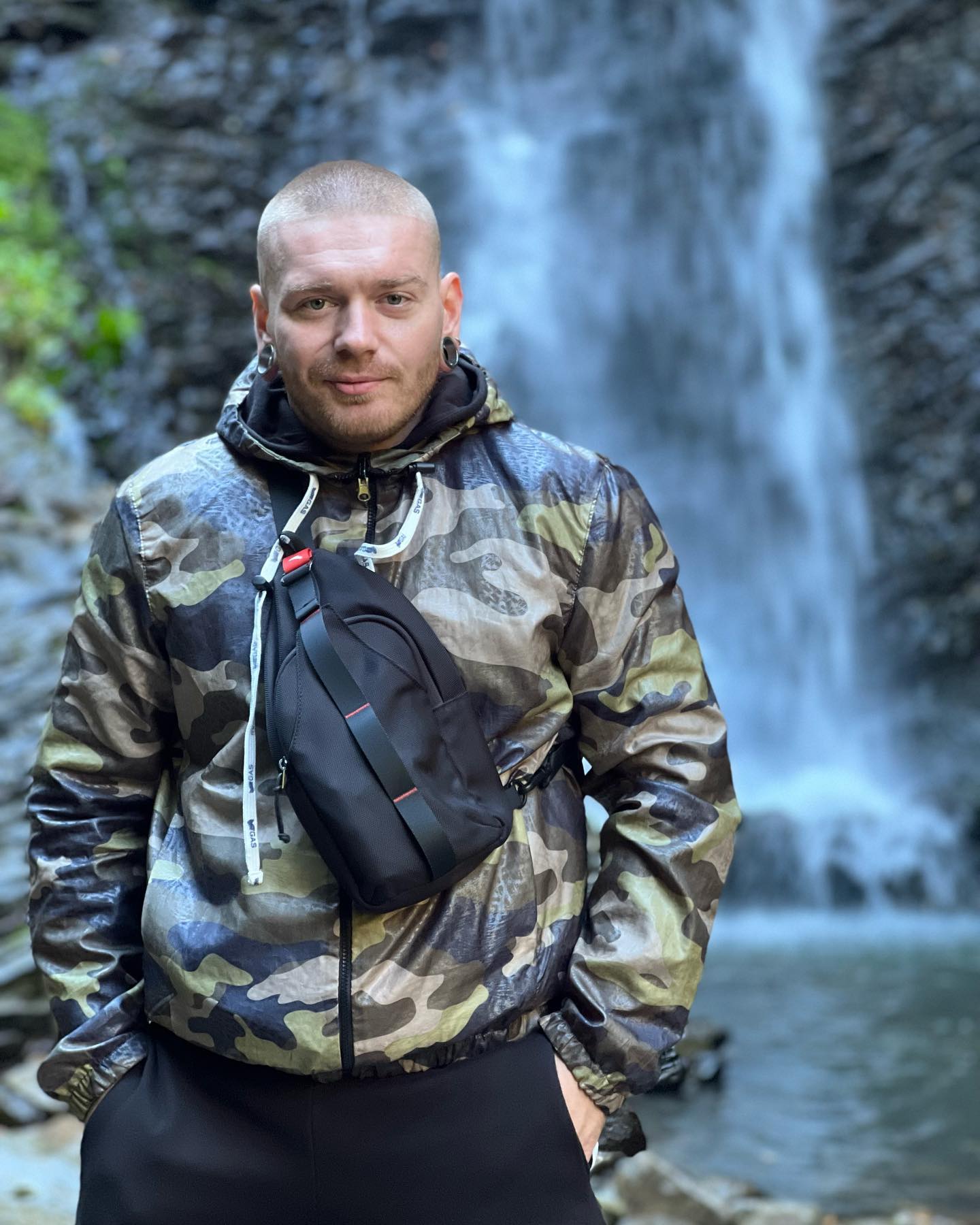 Где сейчас певец Александр Кривошапко, который был женат на скандальной Татьяне Денисовой