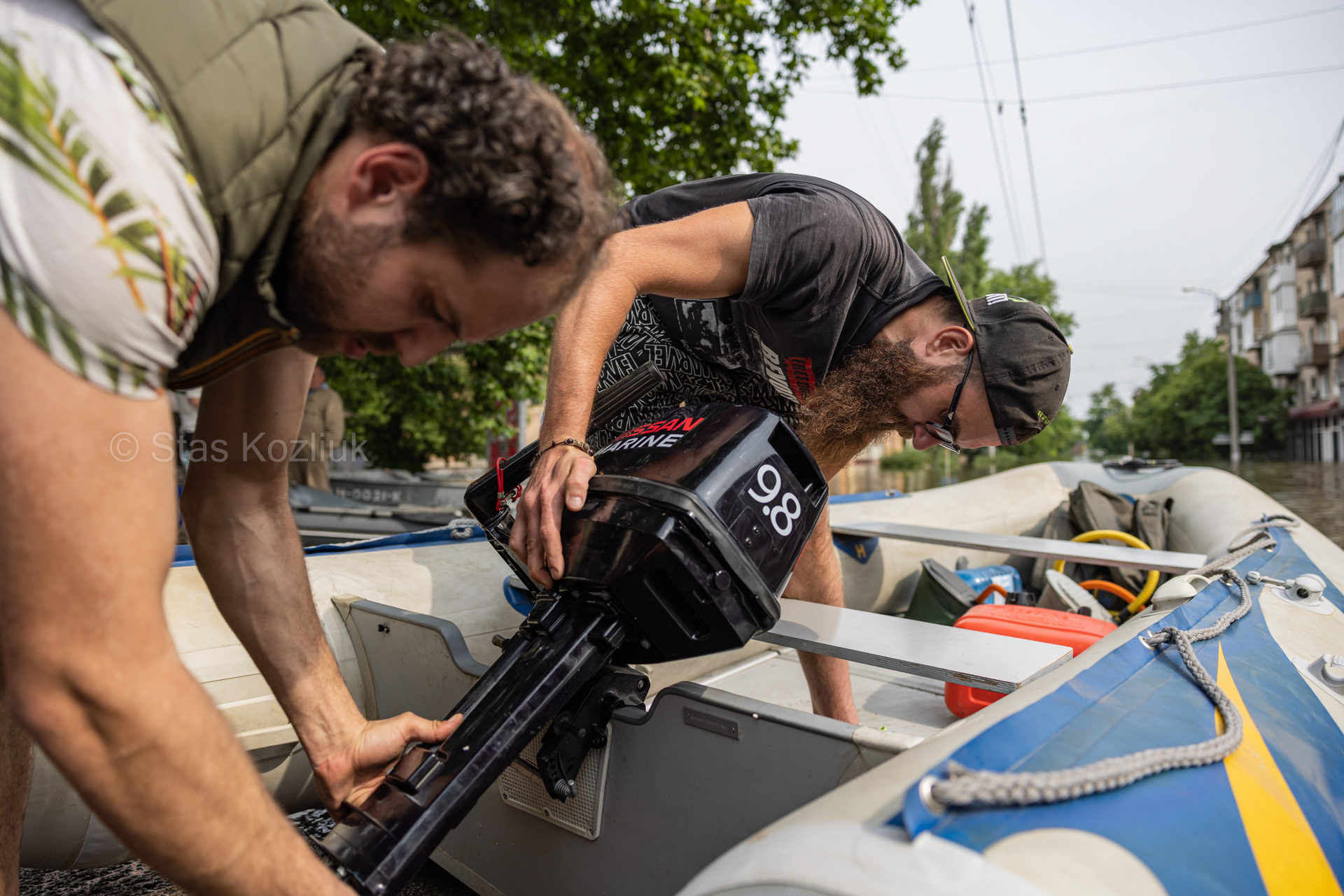 Окупанти кинули людей вмирати. Що відбувається у затоплених містах після підриву Каховської ГЕС (фото)