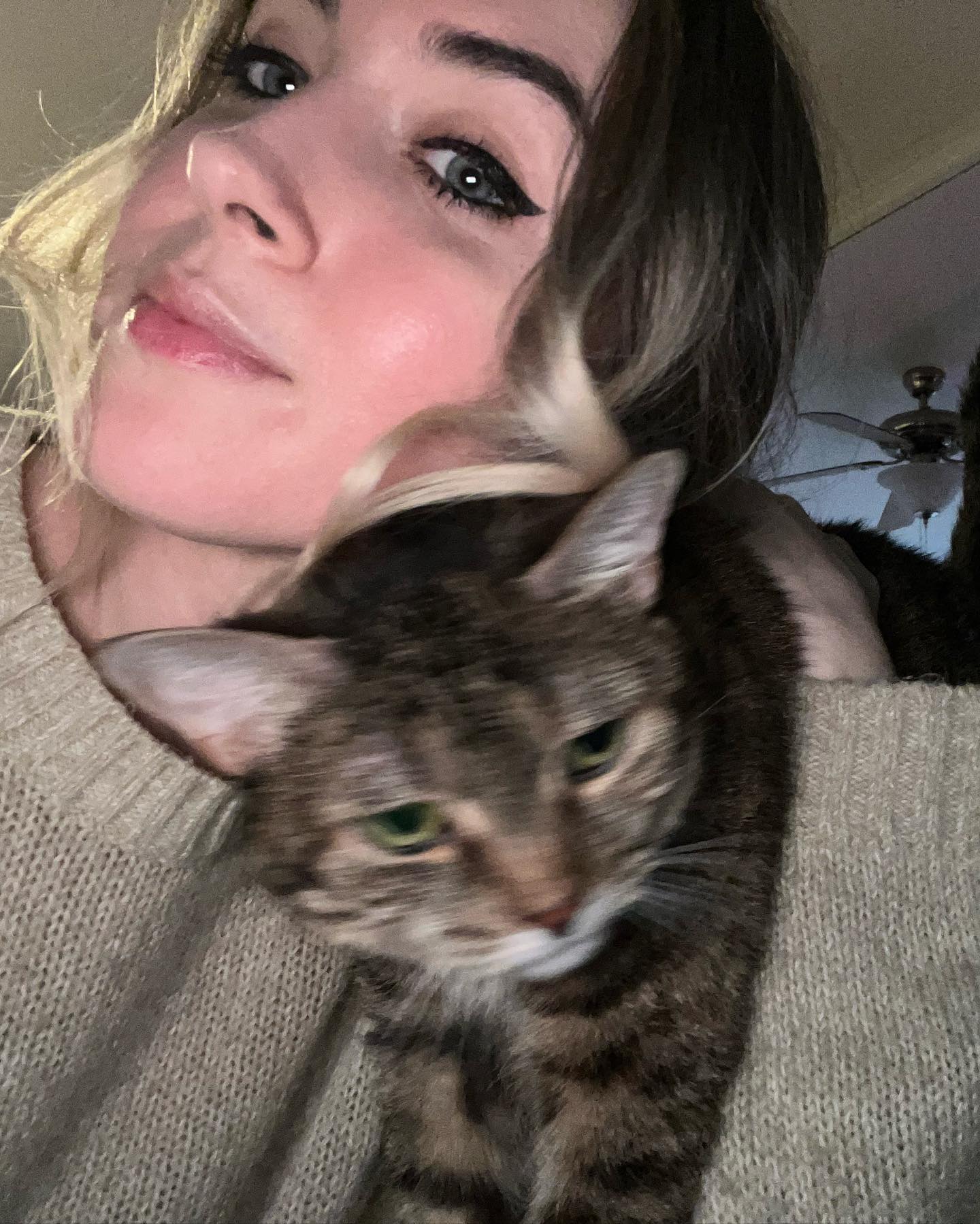 Ця дівчина три роки транслювала своє життя онлайн 24/7: ось як вона виглядає зараз