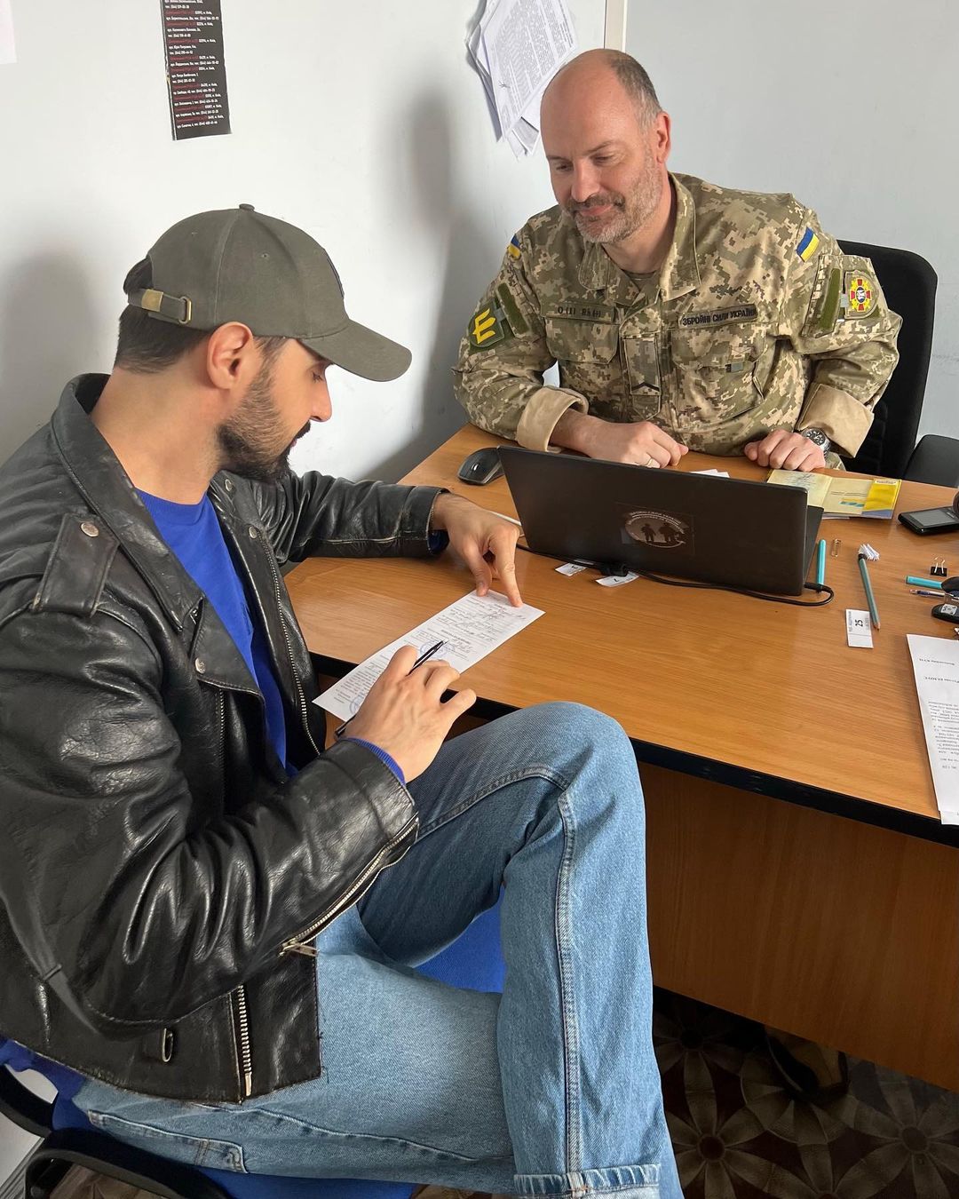 Співак Козловський отримав повістку, пройшов ВЛК і збирається до частини (фото)