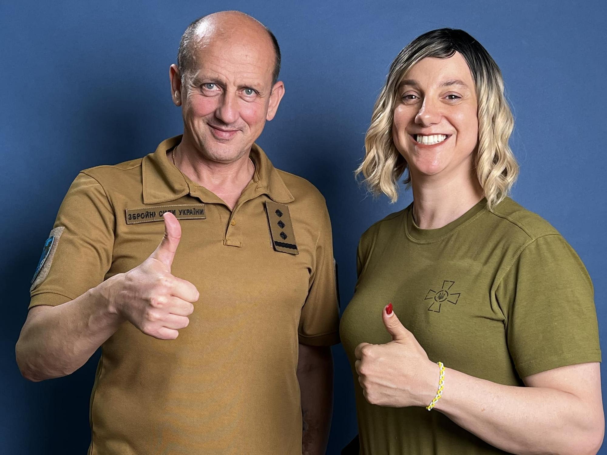 Від неї казяться всі росіяни. Хто така трансгендер Сара Ештон-Сірілло та що вона робить для України (фото)