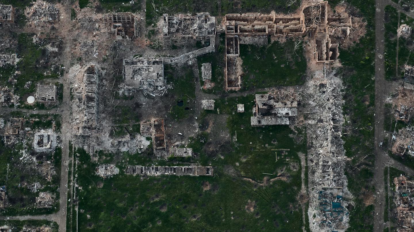 "Бахмута більше не існує": у мережі показали останні знімки міста