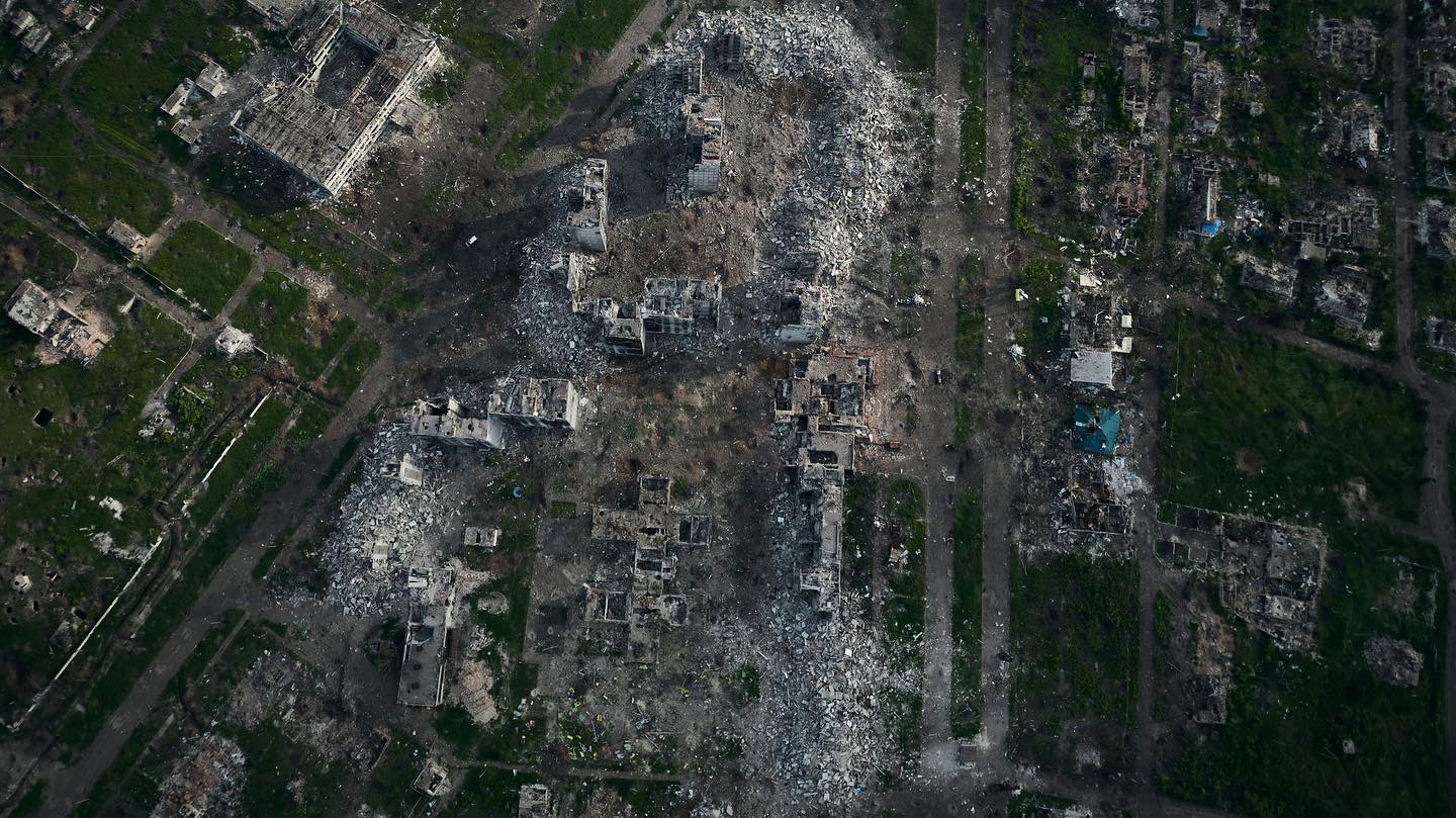 "Бахмута більше не існує": у мережі показали останні знімки міста