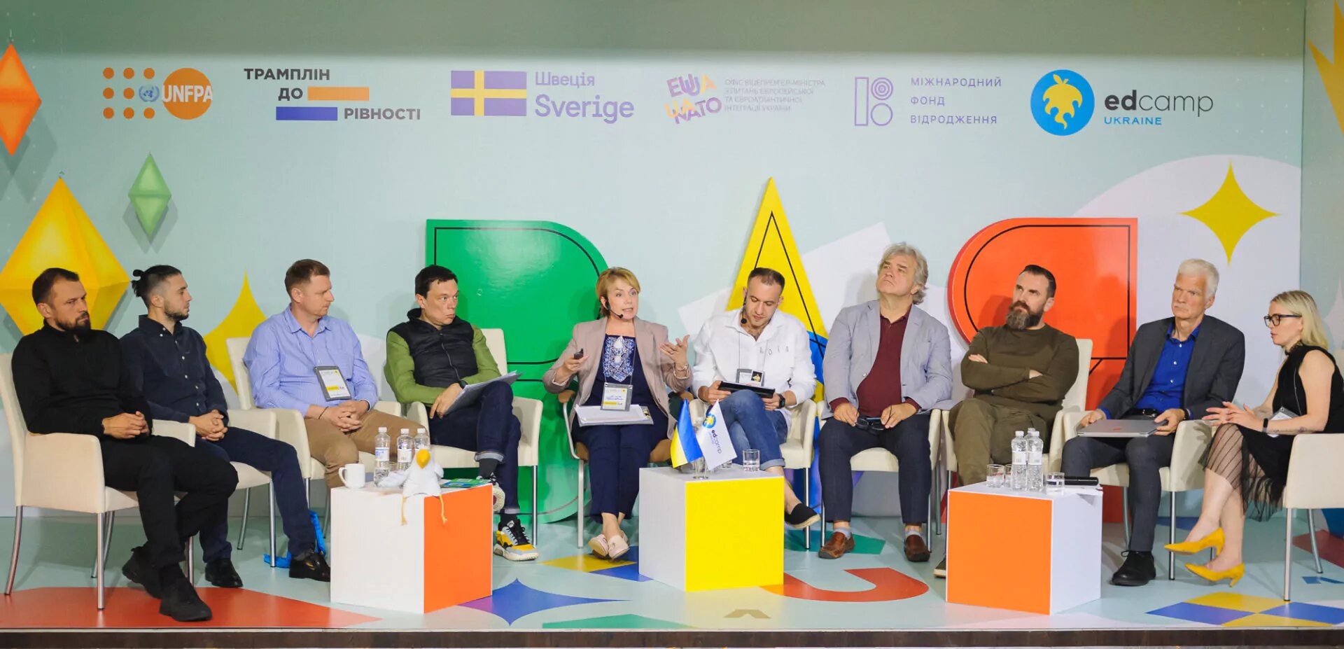 Учителям в Украине повысят зарплаты до 40 тысяч гривен, но есть нюанс