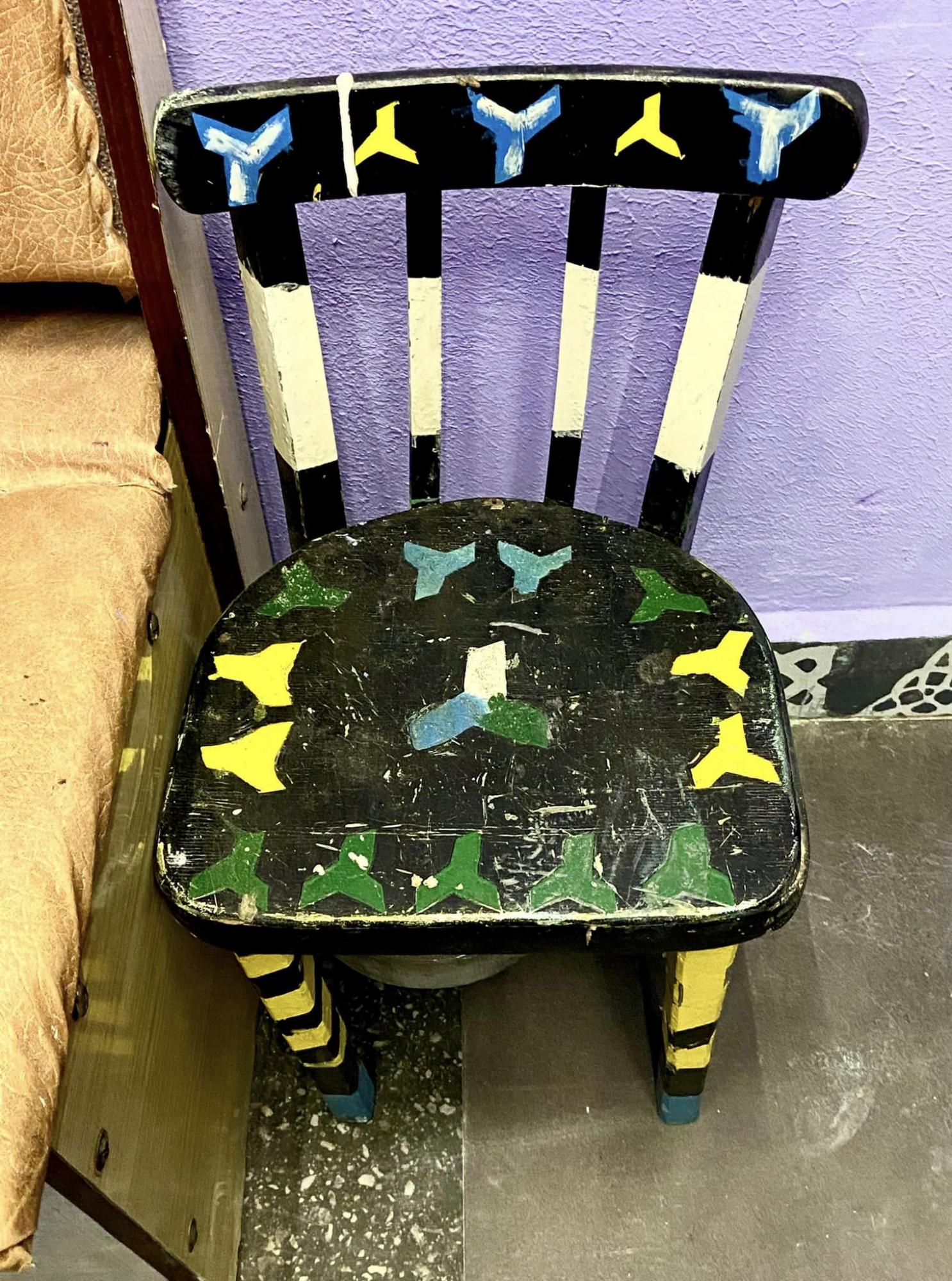 У Києві чоловік перетворив звичайне парадне на крутезне місце відпочинку (фото)