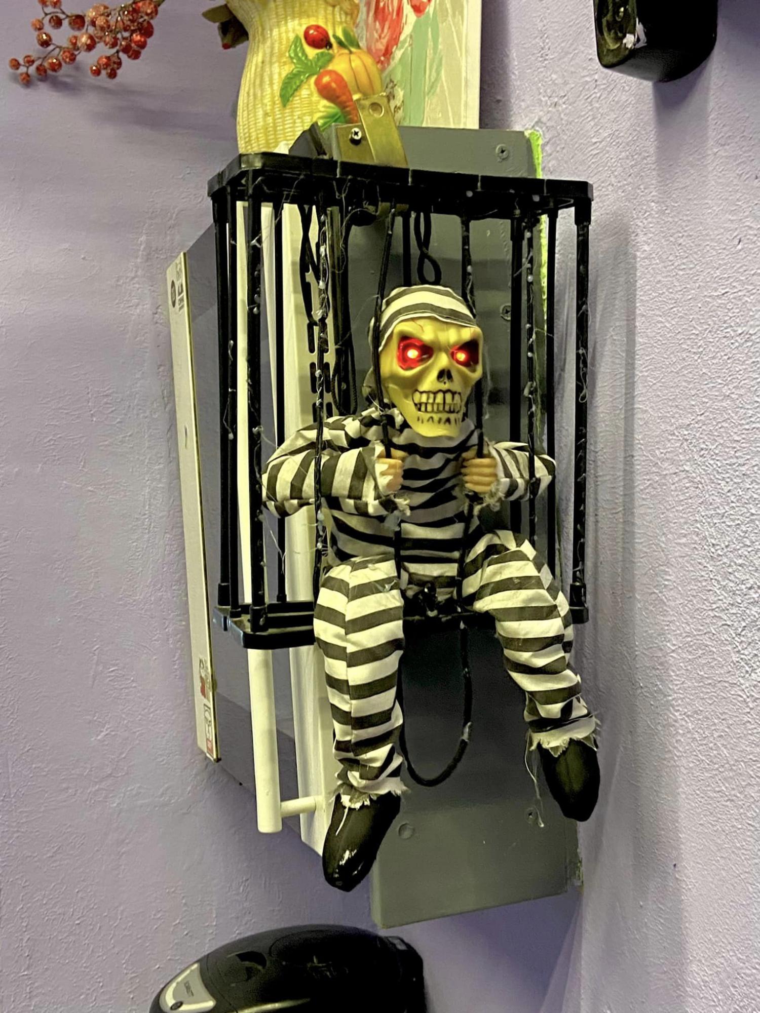 У Києві чоловік перетворив звичайне парадне на крутезне місце відпочинку (фото)