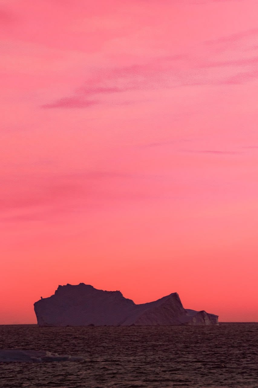 Украинские полярники показали невероятное явление в Антарктиде. Вы никогда такого не видели! (фото)