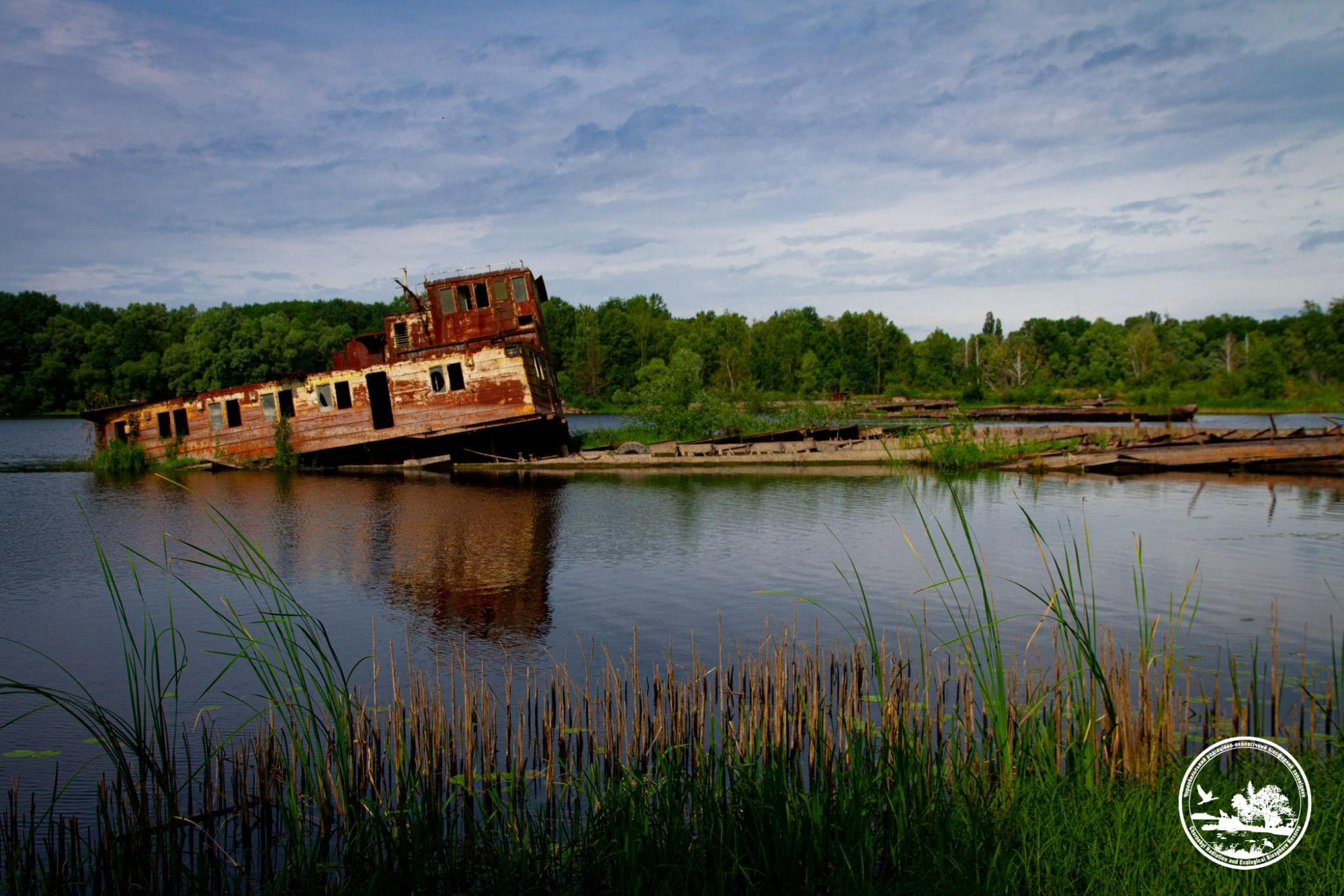 У Чорнобилі показали, як зараз виглядають одні з найвідоміших кораблів та барж у світі