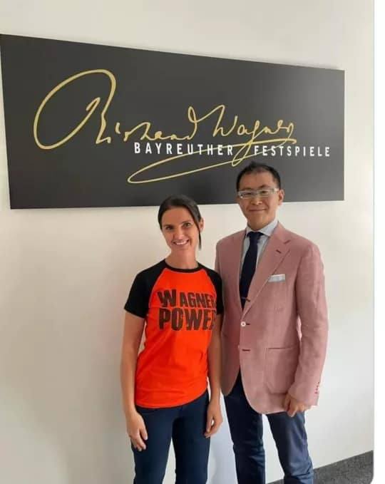 "Сила Вагнера". Українська диригентка втрапила у скандал через напис на футболці (фото)