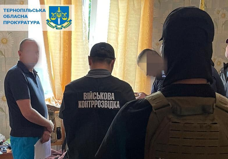 Працював на окупантів. У Броварах затримали співробітника колонії з Херсонської області