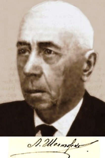 "Секретна" синя садиба у центрі Києва. Вона тут з 1910 року, але ви її навряд чи бачили