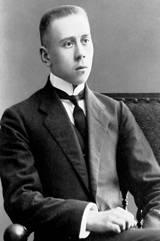 "Секретна" синя садиба у центрі Києва. Вона тут з 1910 року, але ви її навряд чи бачили