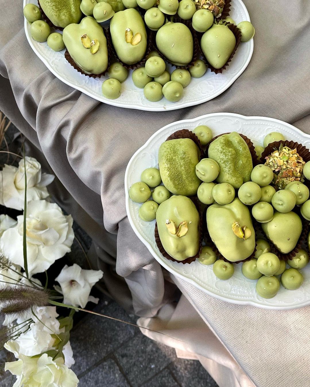 Бізнес на полуниці в шоколаді. Як 26-річна одеситка під обстрілами радує українців смаколиками