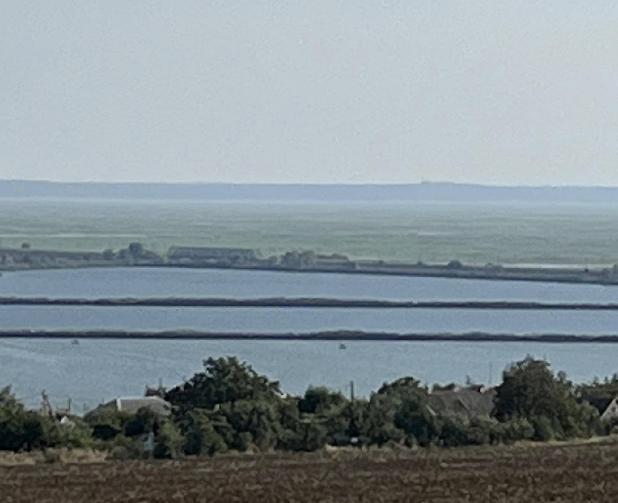 Зелене безкрайнє "поле". Дивіться, як зараз виглядає Каховське водосховище (фото і відео)