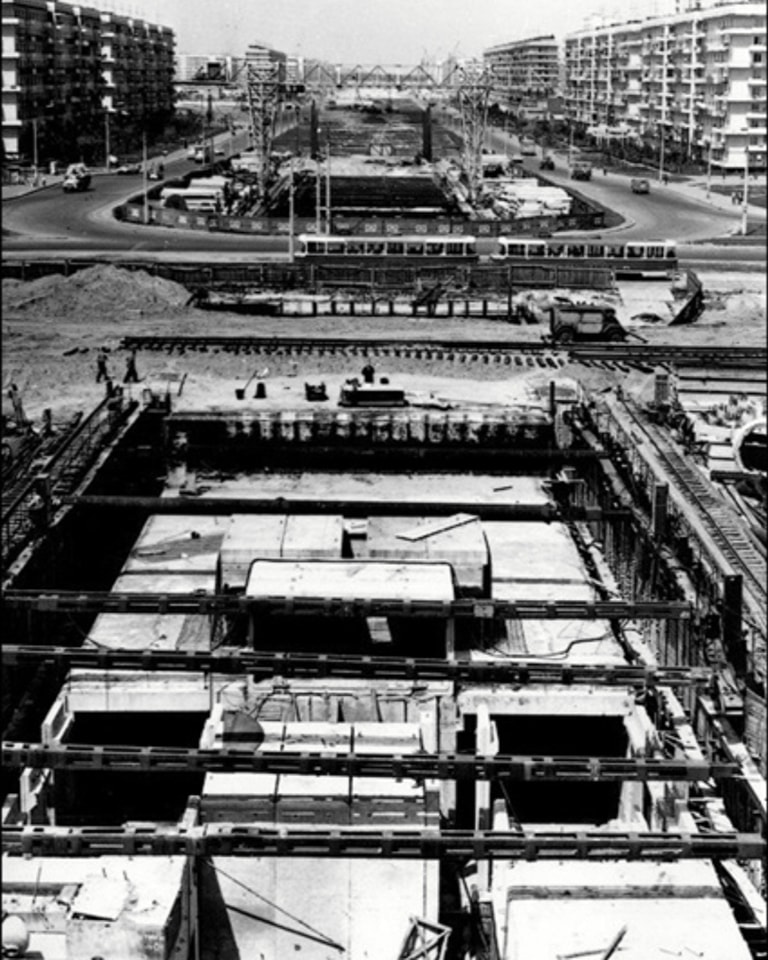 Тунелі були над землею. Як у Києві будували метро на Оболоні: фото з архівів