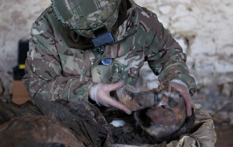 "Сім кілометрів пішки під дронами і артою". Як проходить пошук тіл загиблих на фронті