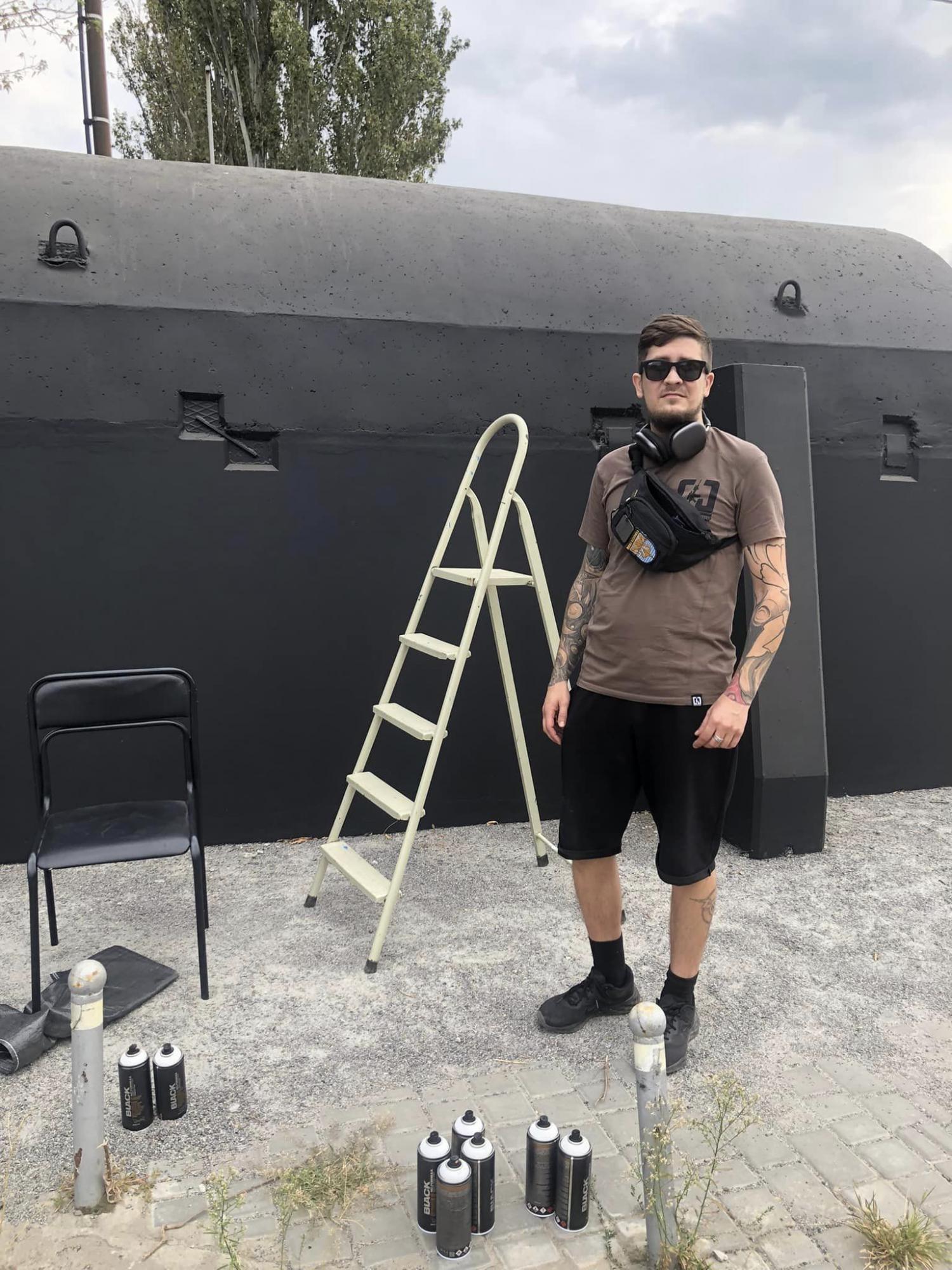 У Херсоні з'явилися унікальні арт-укриття у стилі "кавунового камуфляжу" (фото)